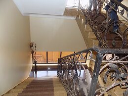 Olina Hotel and Apartments