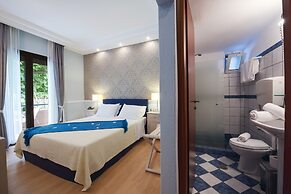 Kamelia & Semeli Hotel