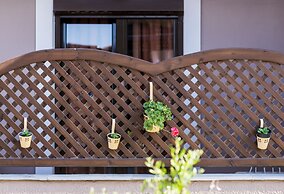 Kamelia & Semeli Hotel