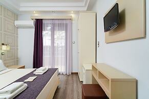 Kamelia & Semeli Hotel