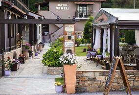 Kamelia & Semeli Hotel