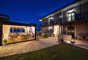 Kamelia & Semeli Hotel