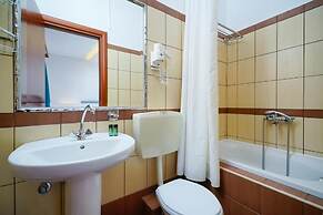 Kamelia & Semeli Hotel