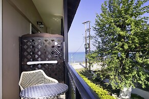 Kamelia & Semeli Hotel