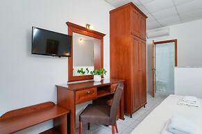 Kamelia & Semeli Hotel