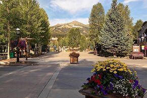 Breckenridge Alpine 203 Condo close to lift by RedAwning