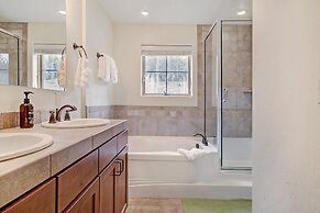 The Perfect Condo in West Village, Big Deck and next to the lift - CA1