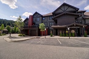 The Perfect Condo in West Village, Big Deck and next to the lift - CA1