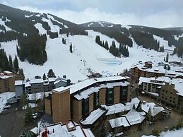 Perfectly Located Hotel Room, Steps to American Eagle chair - Ski-In S