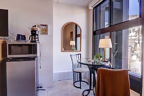 Perfectly Located Hotel Room, Steps to American Eagle chair - Ski-In S