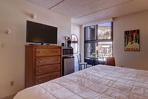 Perfectly Located Hotel Room, Steps to American Eagle chair - Ski-In S