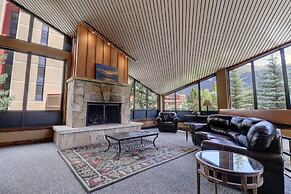 Perfectly Located Hotel Room - Ski-In Ski-Out - Steps to the American 