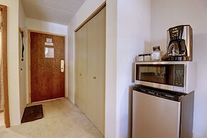 Perfectly Located Hotel Room - Ski-In Ski-Out - Steps to the American 