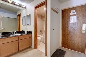 Perfectly Located Hotel Room - Ski-In Ski-Out - Steps to the American 