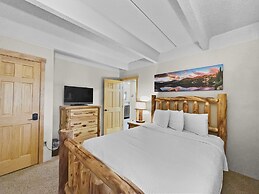 Peregrine Lodge-Remodeled Kitchen-Steps to Super Bee Lift - PG309 by R