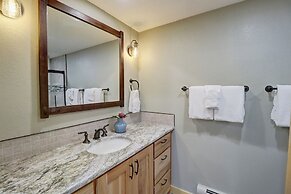 Peregrine Lodge-Remodeled Kitchen-Steps to Super Bee Lift - PG309 by R