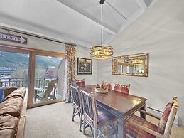 Peregrine Lodge-Remodeled Kitchen-Steps to Super Bee Lift - PG309 by R