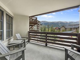 Amazing Condo Center Village Unit, Short Walk to American Eagle - PP31