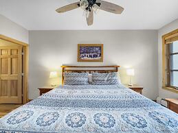 Amazing Condo Center Village Unit, Short Walk to American Eagle - PP31