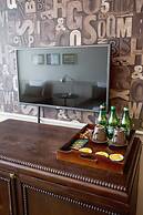 Scharffenberg Apartments Main Square