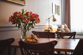 Scharffenberg Apartments Main Square