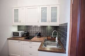 Scharffenberg Apartments Main Square