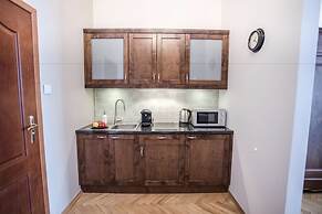 Scharffenberg Apartments Main Square