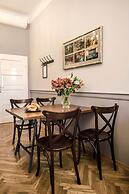 Scharffenberg Apartments Main Square