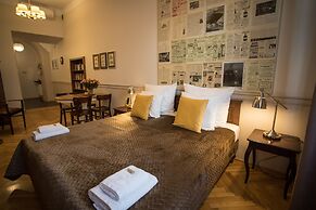 Scharffenberg Apartments Main Square