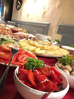 Scharffenberg Apartments Main Square