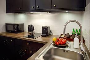 Scharffenberg Apartments Main Square