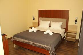 Yaffle Inn Boutique Hotel