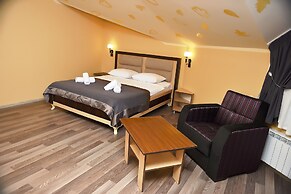 Yaffle Inn Boutique Hotel