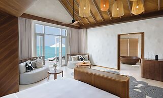 Sirru Fen Fushi Private Lagoon Resort