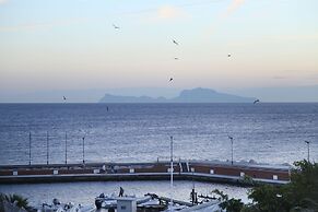 Colorful Sea View Apartments