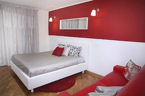 Colorful Sea View Apartments