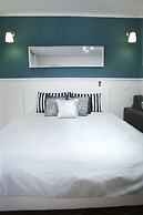 Colorful Sea View Apartments