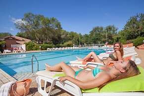 Marina Hotel Club
