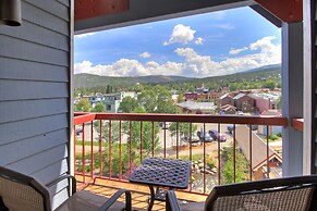 Perfectly Located 2 Story 2br 2ba Close To Lifts + Downtown 1 Bedroom 