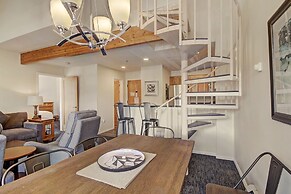 Perfectly Located 2 Story 2br 2ba Close To Lifts + Downtown 1 Bedroom 