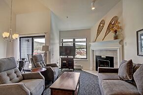 Perfectly Located 2 Story 2br 2ba Close To Lifts + Downtown 1 Bedroom 