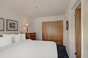 Perfectly Located 2 Story 2br 2ba Close To Lifts + Downtown 1 Bedroom 