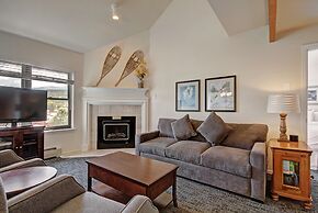 Perfectly Located 2 Story 2br 2ba Close To Lifts + Downtown 1 Bedroom 