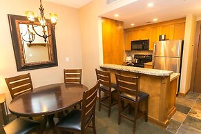 Spacious Unit Mountain Getaway with Firepace by RedAwning - Save 20% o