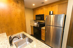 Spacious Unit Mountain Getaway with Firepace by RedAwning - Save 20% o