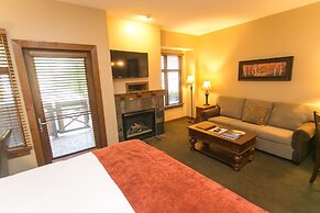 Spacious Unit Mountain Getaway with Firepace by RedAwning - Save 20% o