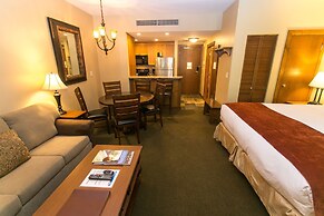 Spacious Unit Mountain Getaway with Firepace by RedAwning - Save 20% o