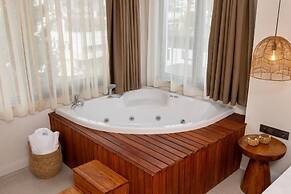 Azuu Hotel