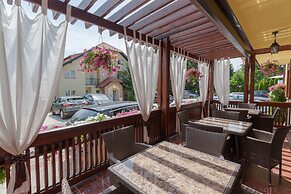 Vila Barović and Spa