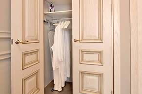 Emperoom Millionnaya